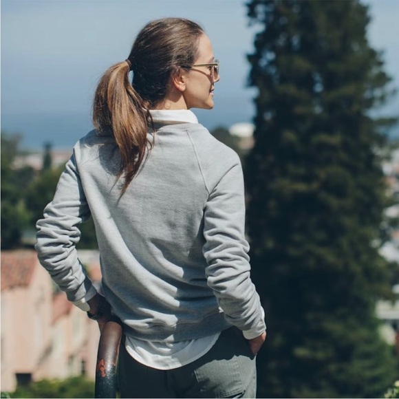 Taylor Stitch The Women's Weekend Sweatshirt in Heather Gray Size S - Picture 3 of 8